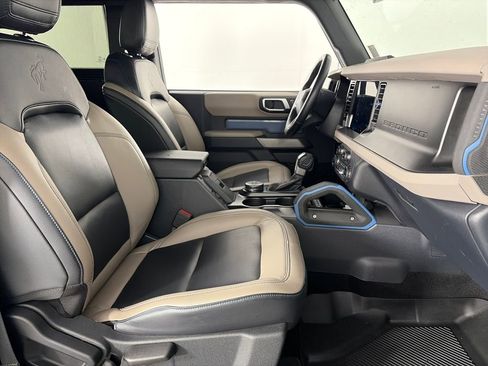 Used 2023 Ford Bronco Wildtrak image 29