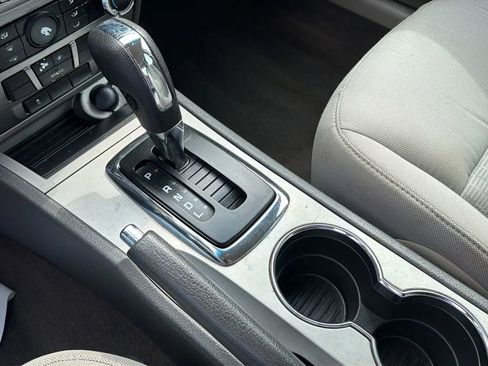 Used 2010 Ford Fusion SE FWD image 15