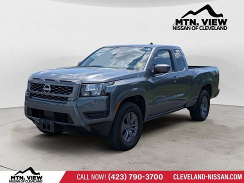 Certified 2025 Nissan Frontier SV RWD image 1