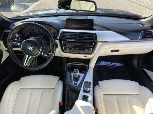 Used 2017 BMW M4 Convertible image 17