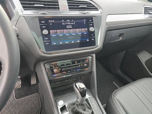 Used 2023 Volkswagen Tiguan SE w/ Panoramic Sunroof Package AWD/4WD image 36
