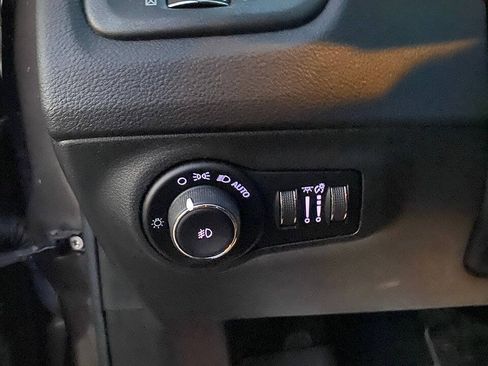 Used 2018 Jeep Compass Trailhawk w/ Cold Weather Group AWD/4WD image 19