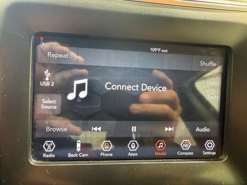Used 2020 Jeep Cherokee Latitude FWD image 29