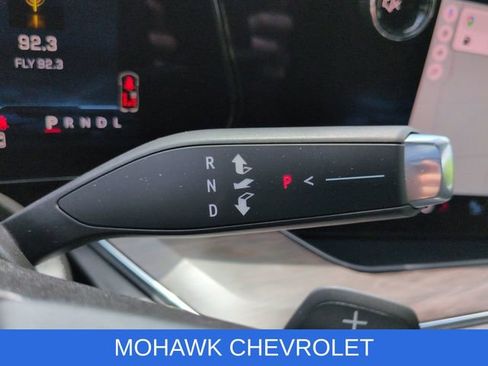 Used 2026 Chevrolet Tahoe Z71 w/ Comfort Package AWD/4WD image 17