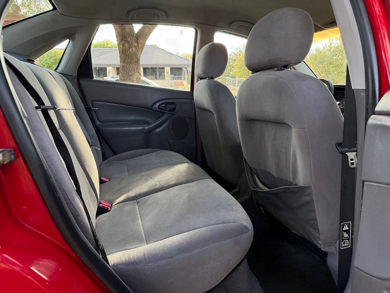 Used 2002 Ford Focus LX FWD image 15