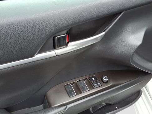 Used 2023 Toyota Camry XSE image 15