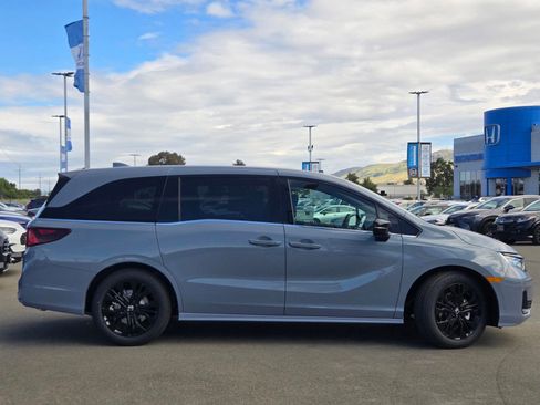 New 2026 Honda Odyssey Sport-L image 4