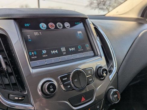 Used 2018 Chevrolet Cruze LT image 13