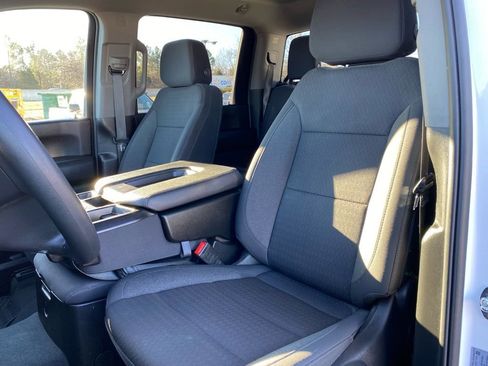 Used 2025 Chevrolet Silverado 2500 Custom w/ Custom Value Package image 19