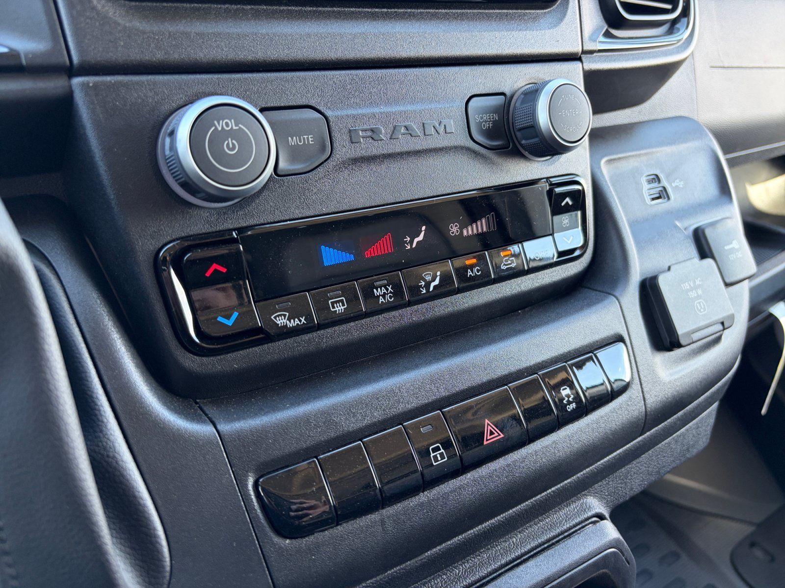 New 2026 RAM ProMaster 1500 w/ Convenience Group FWD image 20