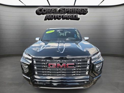 Used 2025 GMC Canyon Denali image 2
