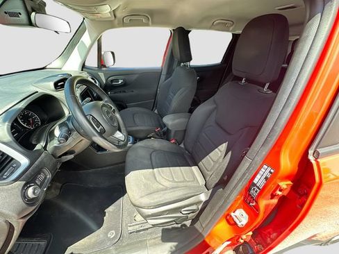 Used 2018 Jeep Renegade Latitude AWD/4WD image 22