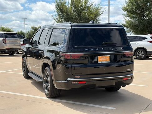 Certified 2023 Jeep Wagoneer Series III w/ Convenience Group I AWD/4WD image 7