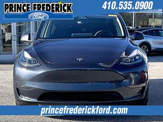 Used 2024 Tesla Model Y 2WD video 2