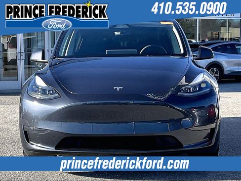 Used 2024 Tesla Model Y 2WD image 2