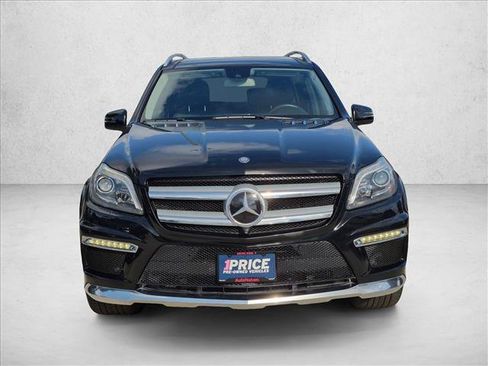 Used 2016 Mercedes-Benz GL 550 4MATIC image 2