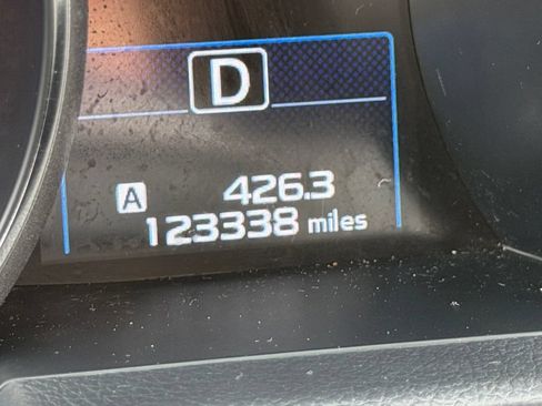 Used 2018 Subaru Outback 2.5i Limited AWD/4WD image 3