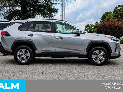 Used 2024 Toyota RAV4 LE AWD/4WD image 10