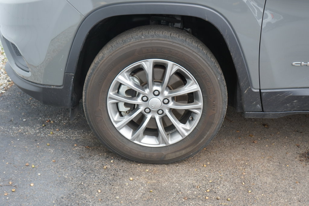 Used 2021 Jeep Cherokee Latitude Lux w/ Comfort/Convenience Group AWD/4WD image 6