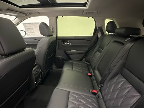 New 2026 Nissan Rogue Platinum w/ Platinum Premium Package AWD/4WD image 10