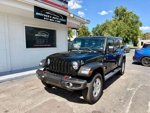 Used 2019 Jeep Wrangler Unlimited Sport S AWD/4WD image 2