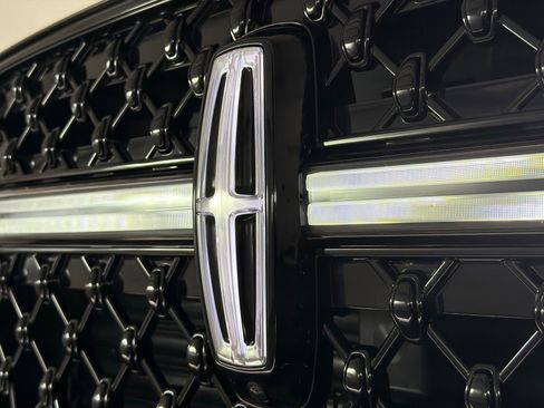New 2025 Lincoln Navigator Black Label AWD/4WD image 17