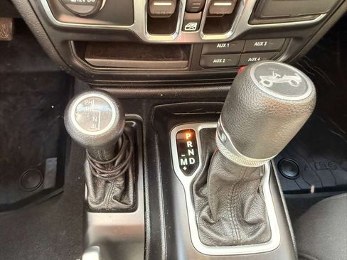 Used 2019 Jeep Wrangler Unlimited Sport S AWD/4WD image 39