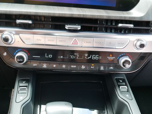 Certified 2023 Kia Telluride SX Prestige AWD/4WD image 23