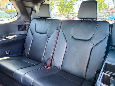 Used 2025 Lexus TX 500h AWD w/ Technology Package image 18