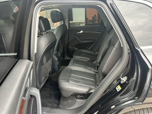 Used 2019 Audi Q5 2.0T Premium Plus w/ Premium Plus Package AWD/4WD image 11
