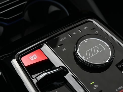 New 2026 BMW M5 w/ Executive Package image 24