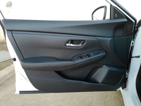 Used 2025 Nissan Sentra SV FWD image 11