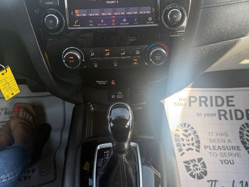 Used 2018 Nissan Rogue S FWD image 27