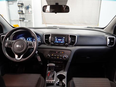 Used 2017 Kia Sportage LX w/ LX Popular Package image 18