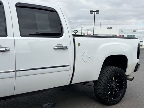 Used 2011 GMC Sierra 2500 Denali image 7