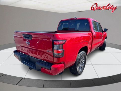 Used 2025 Nissan Frontier SV AWD/4WD image 4