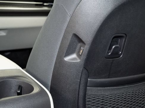 Certified 2023 Kia Carnival LX FWD image 27