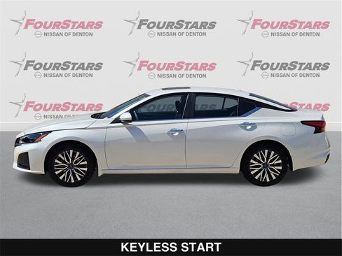 New 2025 Nissan Altima 2.5 SV image 8