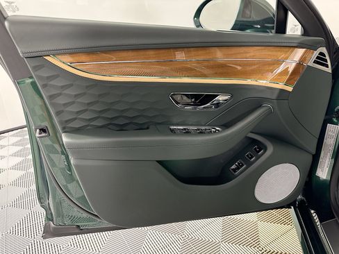 New 2026 Bentley Flying Spur Plug-In Hybrid AWD/4WD image 14