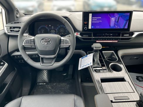 New 2026 Toyota Sienna XLE Woodland Edition image 18