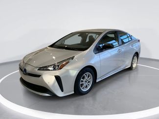 Used 2021 Toyota Prius LE video 1