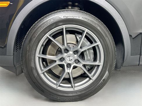 Used 2026 Porsche Cayenne Coupe AWD/4WD image 11