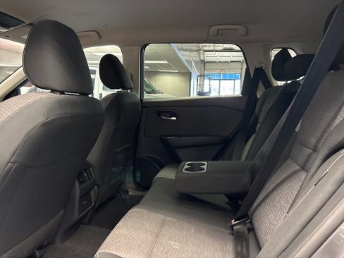 Used 2023 Nissan Rogue SV image 18