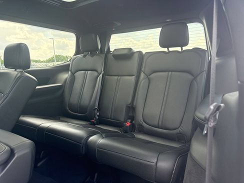 Used 2024 Jeep Grand Wagoneer Series I w/ Convenience Group III AWD/4WD image 9