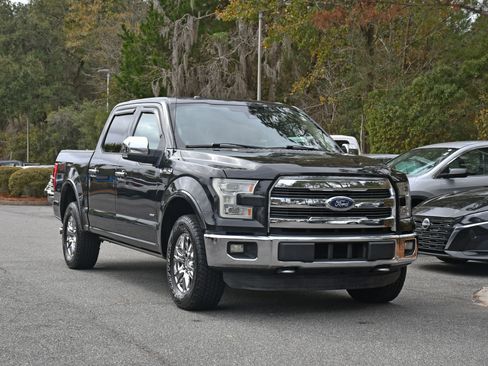 Used 2015 Ford F150 Lariat w/ Equipment Group 502A Luxury image 6