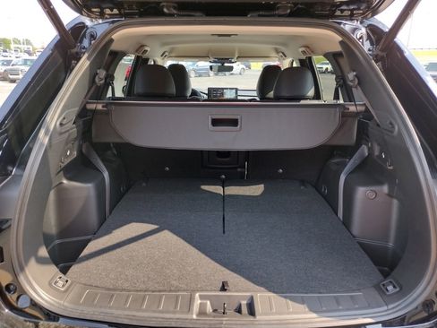 New 2025 Mitsubishi Outlander SE image 8