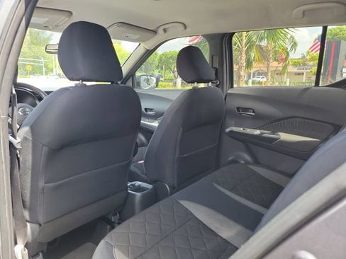 Used 2018 Nissan Kicks SV FWD image 28