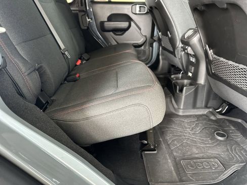 Used 2024 Jeep Wrangler Unlimited Rubicon w/ Safety Group image 33