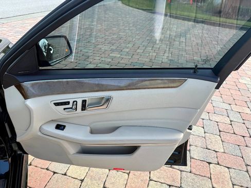Used 2015 Mercedes-Benz E 350 4MATIC Sedan image 21
