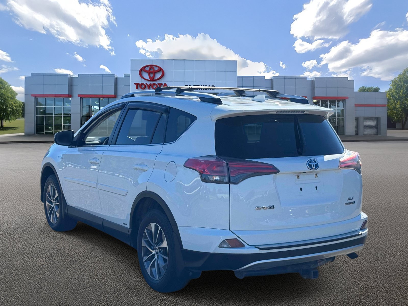 Used 2016 Toyota RAV4 XLE w/ Convenience Package AWD/4WD image 5